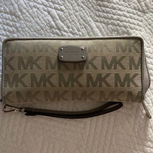Michael Kors wallet